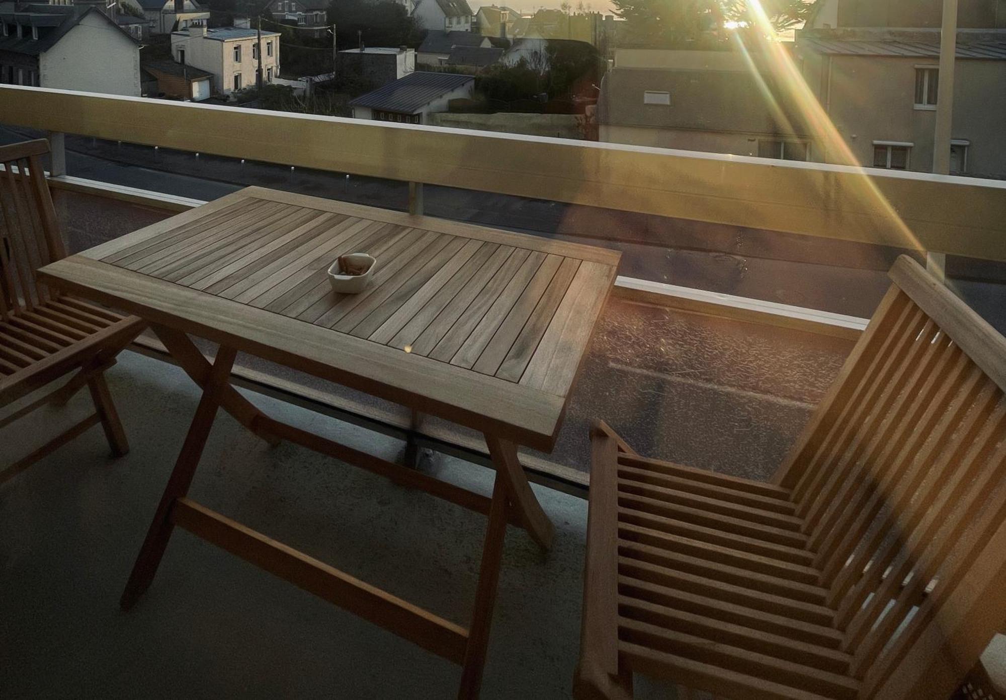 Appartement Vue Mer Proche Plage Et Centre Granville Eksteriør billede
